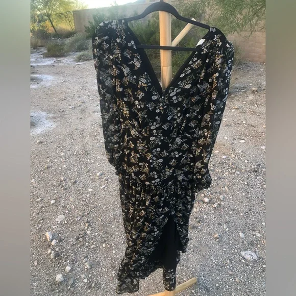 ASTR the label bohemian maxi black yellow floral long sleeve dress - Picture 7 of 14